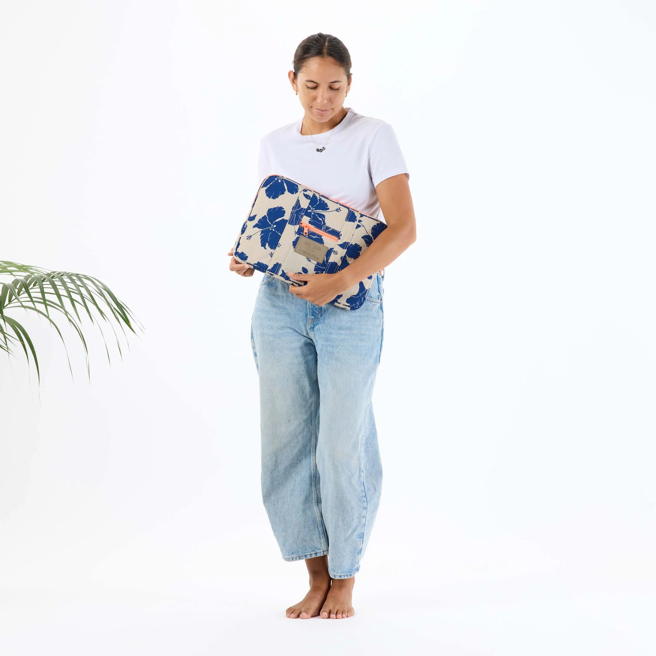 16 Inch Keep It Light Laptop Case | Salina Tiny Stripe - Image 4